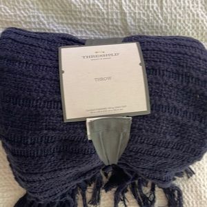 ✅NEW. Solid throw blanket by Threshold